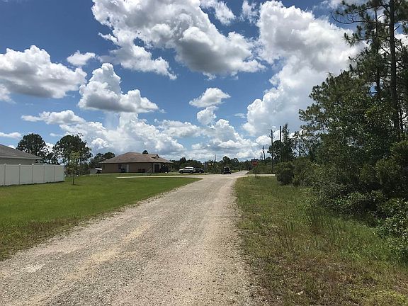2nd image of 1950 Victor Ln