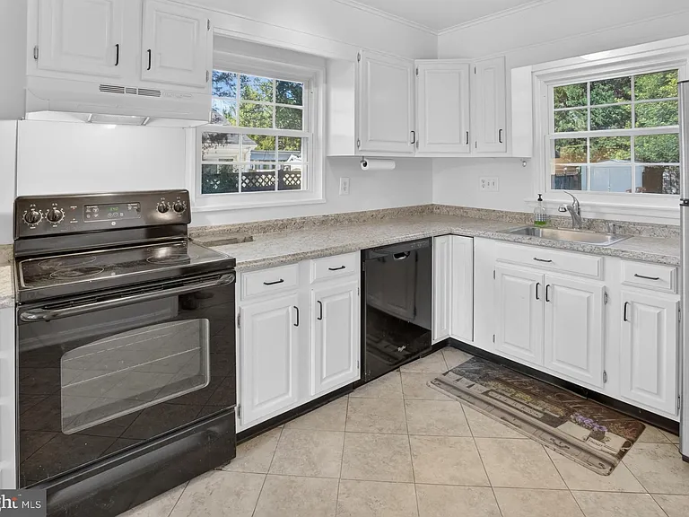 7803 Marbury Rd — Photo 9