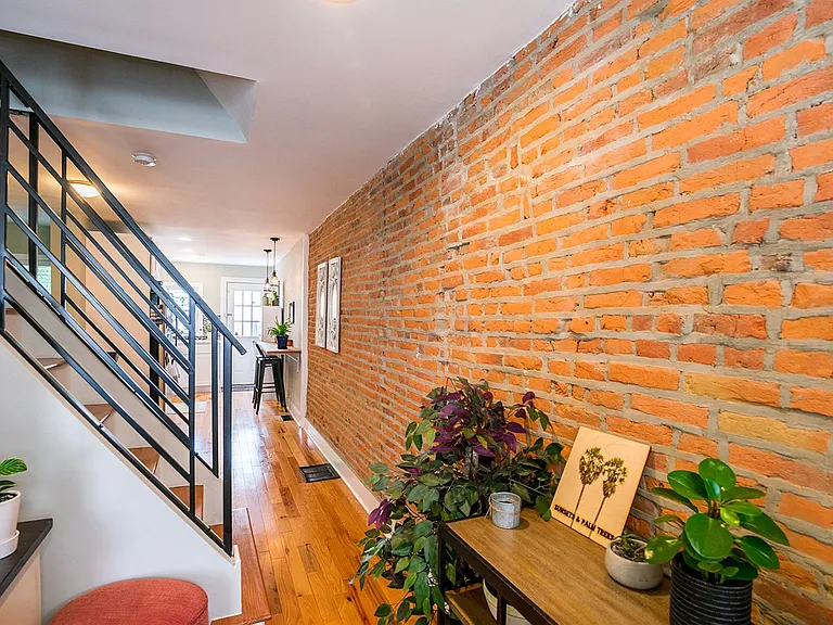 2531 E Gordon St — Photo 13