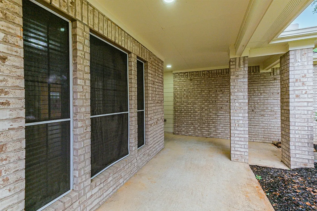 Building Photo - 15506 Anton Dr #15506