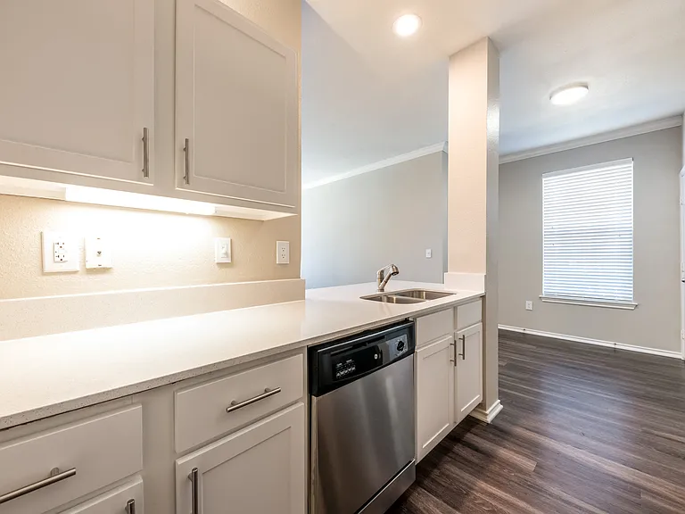 Regency Dell Ranch Apartments — Photo 13
