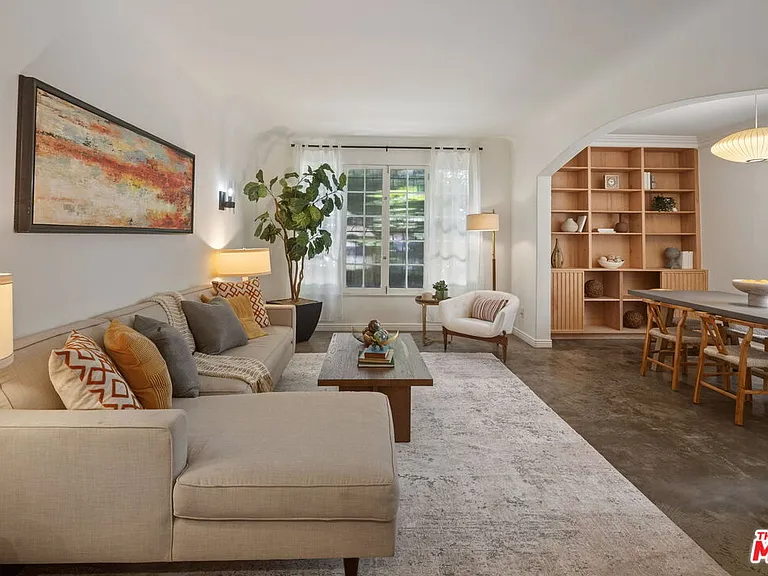 1345 N Hayworth Ave #2 — Photo 5