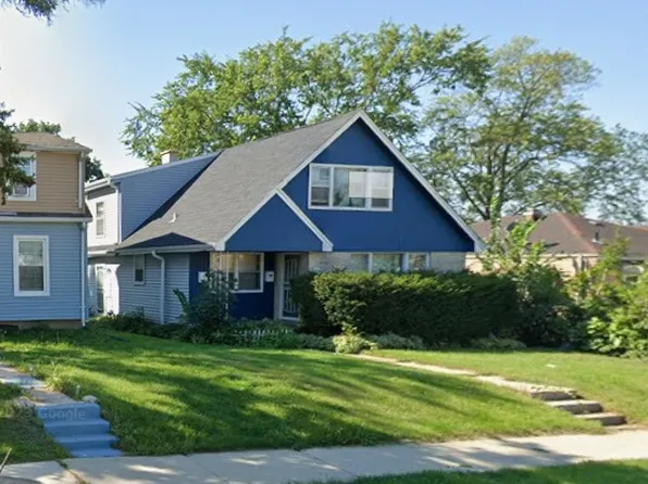 Duplex in Milwaukee, 4325 W Fairmount Ave #4325, Milwaukee, WI 53218