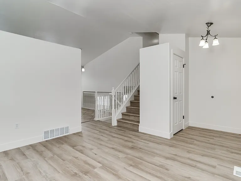 2271 W 1450 N — Photo 12