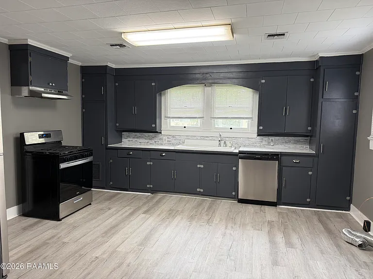611 Everette St — Photo 8