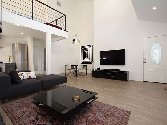 5th image of 8221 Langdon Ave Unit 202
