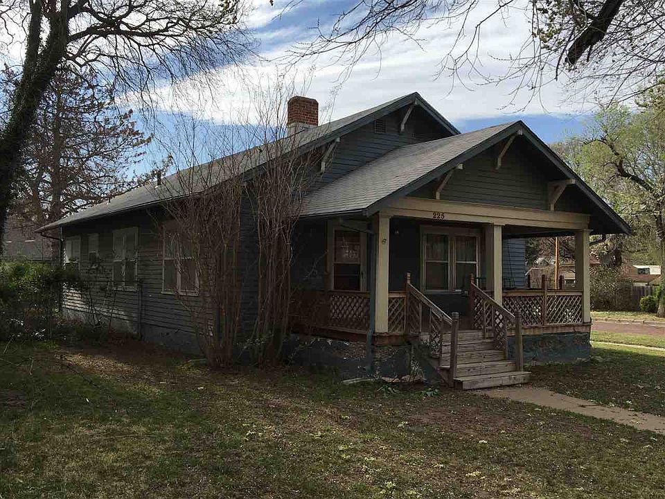 1st image of 225 N 1st St