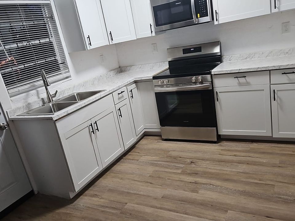1st image of 1152 W 22nd St #11330984