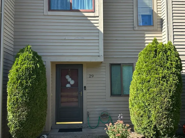 195 Village Square Drive #29, New Britain, CT 06053