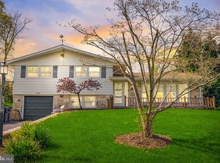 968 Old Ford Rd, Huntingdon Valley, PA 19006