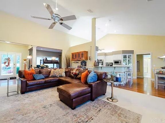 5th image of 10 Lindura Ln