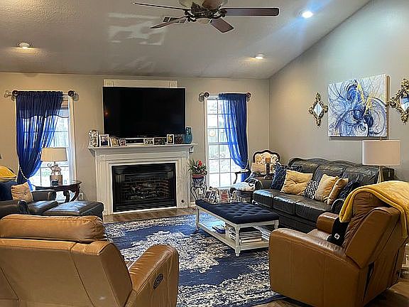 5th image of 5808 Newcastle Dr