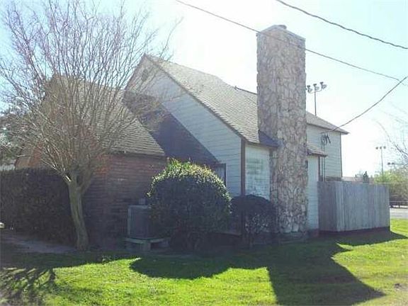 2nd image of 1500 W Esplanade Ave APT 14F