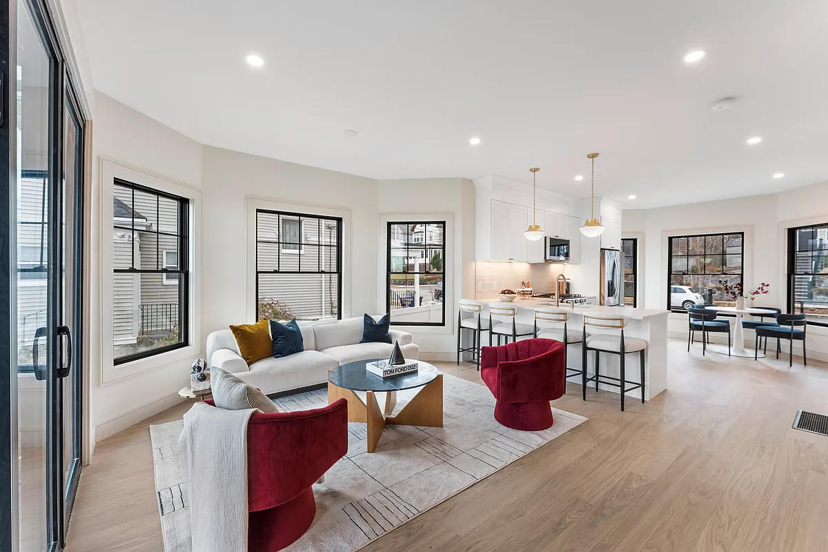 Building Photo - 142 Metropolitan #A
