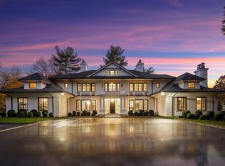 70 Bacon Rd, Old Westbury, NY 11568