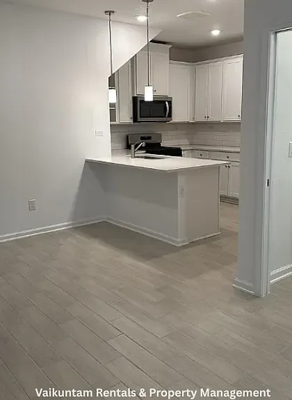 563 Cherry Elm Dr #127 — Photo 5