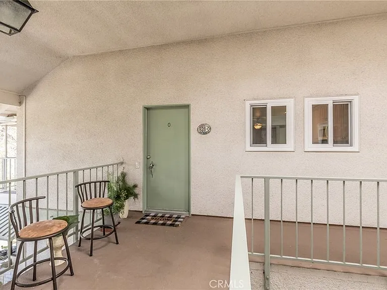 928 Avenue Majorca #O — Photo 4
