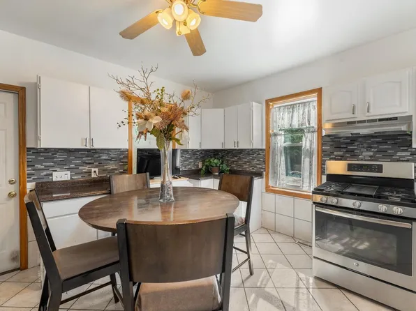 2751 South 10th STREET, Milwaukee, WI 53215