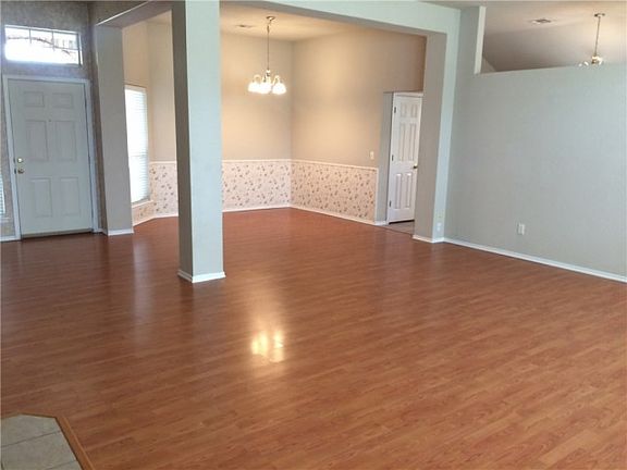 2nd image of 121 Great Oaks Dr