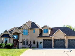 555 Hazeltine Pl NE, Owatonna, MN 55060
