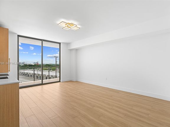 3rd image of 90 NE 32nd St #722
