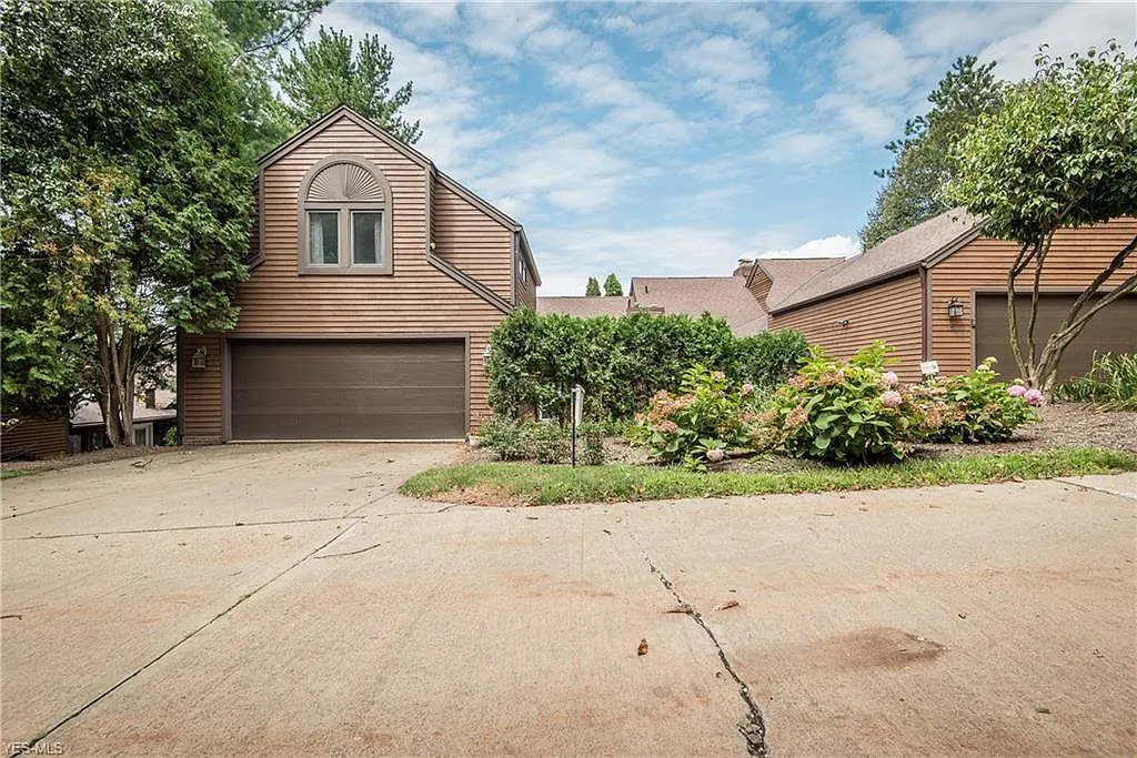 193 Clubside Dr NW photo 1