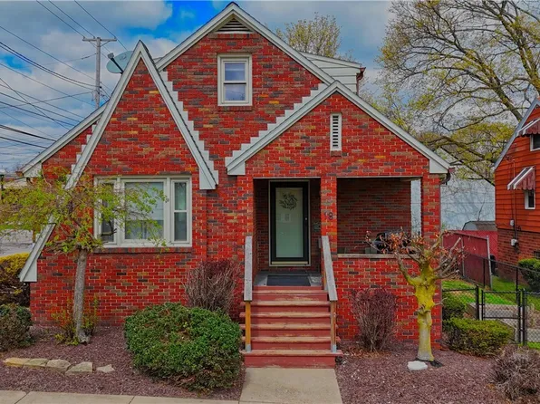 18 E Friend St, Columbiana, OH 44408