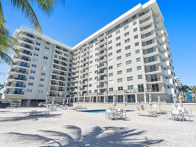 9273 Collins Ave #901 — Photo 18