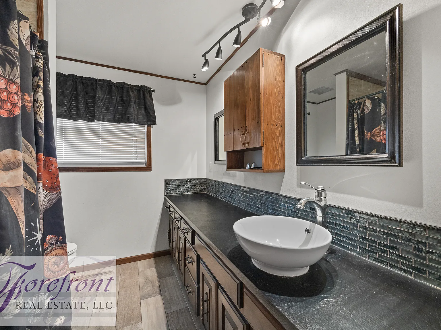 139 Marigold Street - 1 — Photo 2