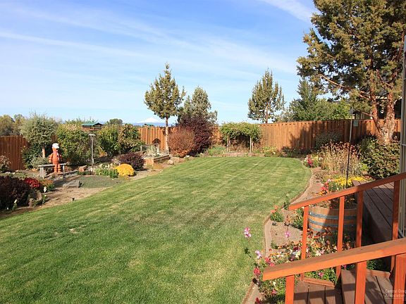 4th image of 2957 NW Canyon Dr