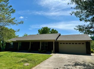 201 Pinecrest Ct, Berea, KY 40403