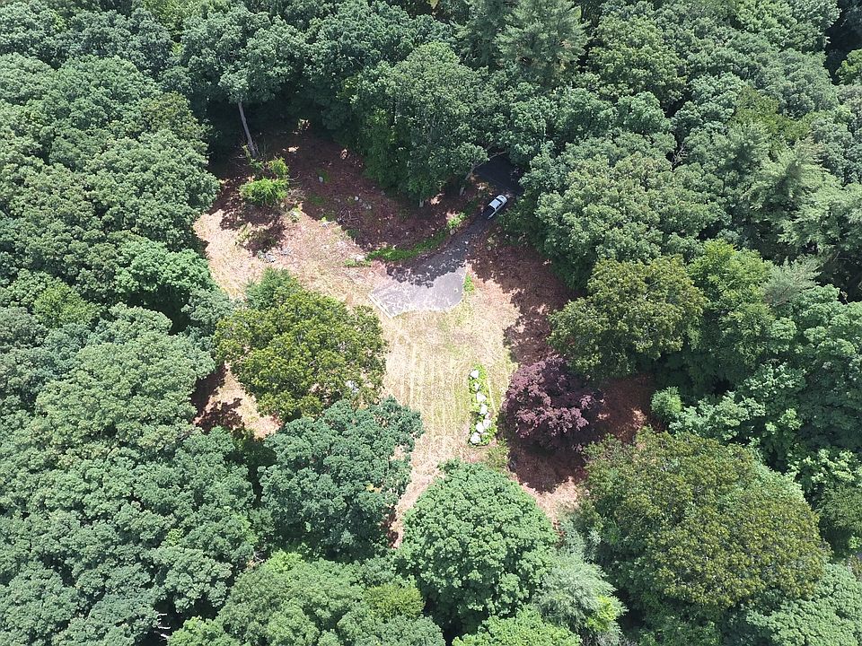 2nd image of 30 Huckleberry Hill Rd
