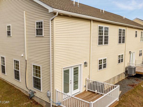 16 Nicole Ln, Hazleton, PA 18201