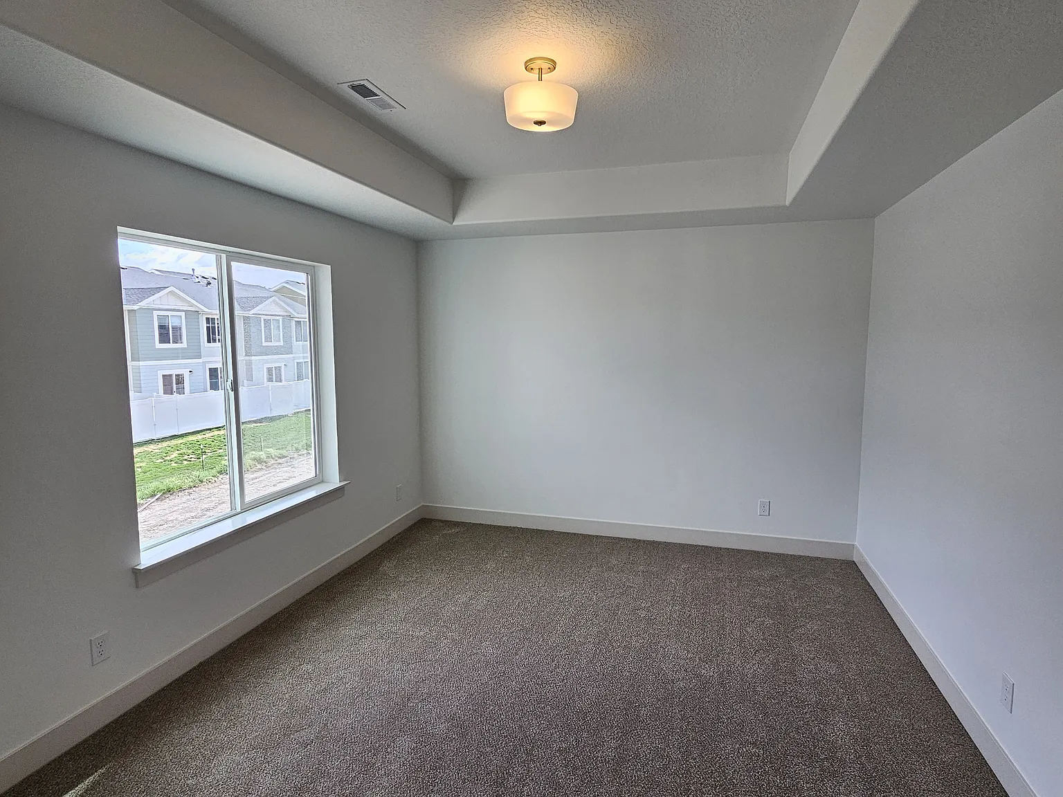 4 bed, $850 — Photo 4