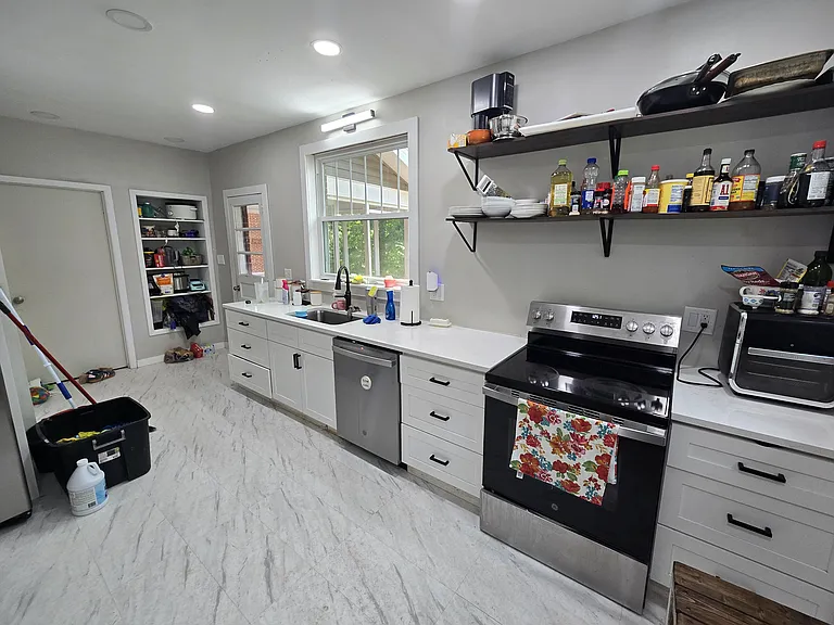 1 Bennetts Point Dr — Photo 11