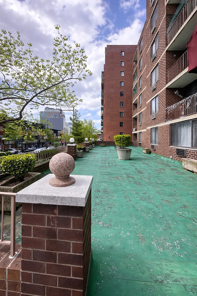 Building Photo - 3641 Union St #2