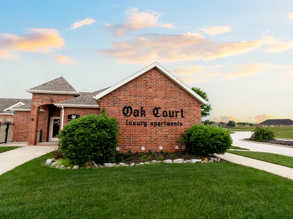 Oak Court