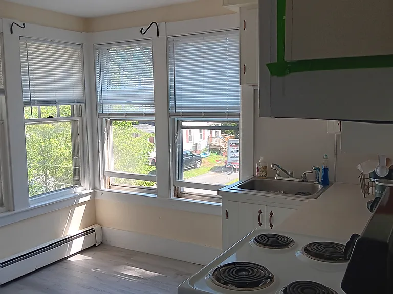 6 Drew St #2 — Photo 3