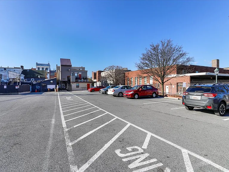 34 W Franklin St #3 — Photo 10