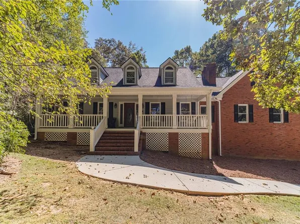 4745 Matthews Park Dr, Snellville, GA 30039