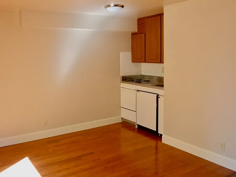 400 Anza St — Photo 2