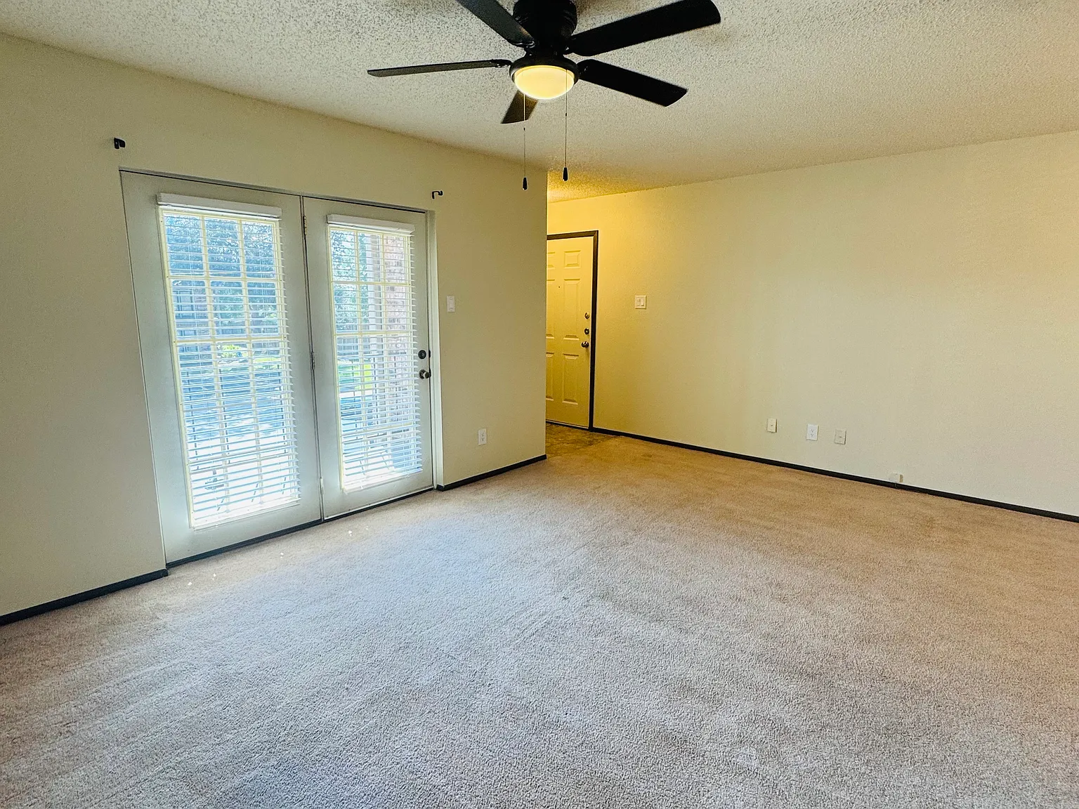 6801 Camden Ln — Photo 4