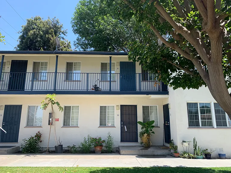 1196 W Valencia Dr #E — Photo 1