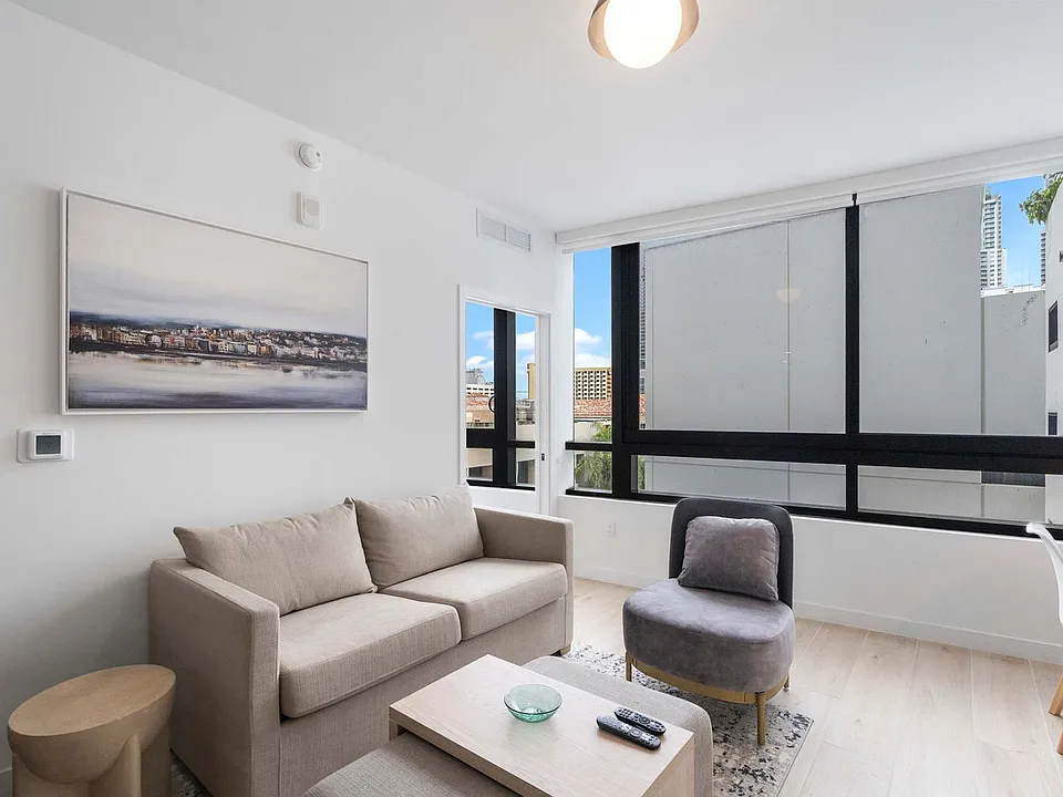 225 N Miami Ave #5-ID1501137P