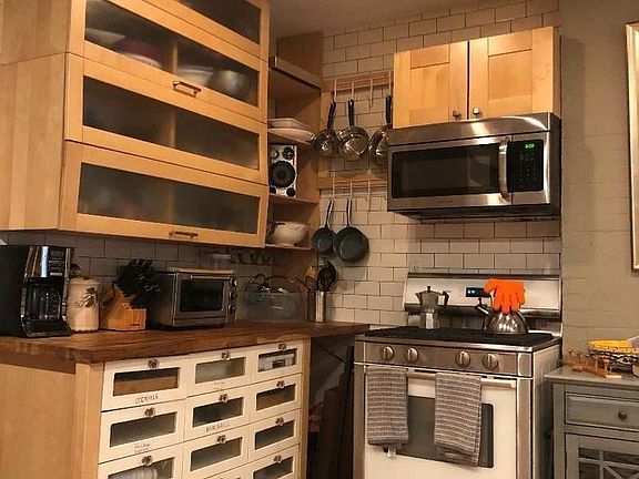 4th image of 119 W 80th St #1R