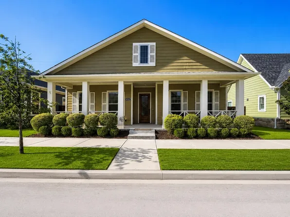 8832 Vermillion St, North Richland Hills, TX 76180