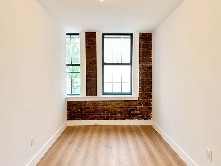 16 Howard Ave #2B — Photo 4