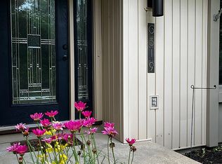 6319 Ash St, Prairie Village, KS 66208