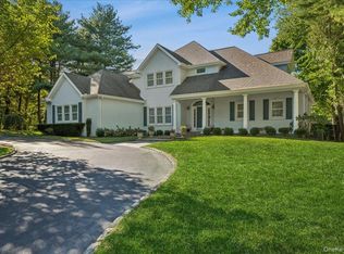 5 Morgan Ln, Locust Valley, NY 11560