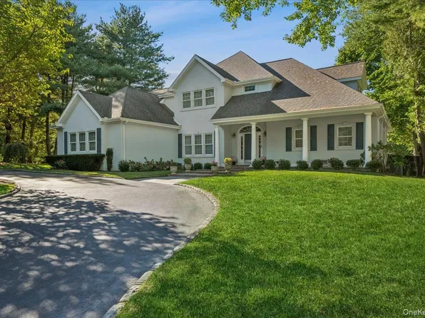 5 Morgan Lane, Locust Valley, NY 11560